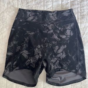 KKfit + Gymshark collab black camo shorts